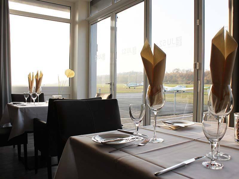 Ju52 Restaurant Hotel Lounge Арнсберг Екстериор снимка